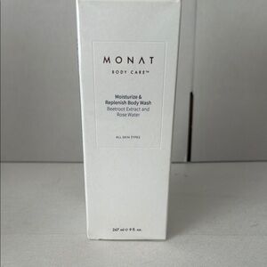 Body Care Moisturize & Replenish Body Wash - White